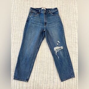 Abercrombie & Fitch - The Mom High Rise - 29/8s